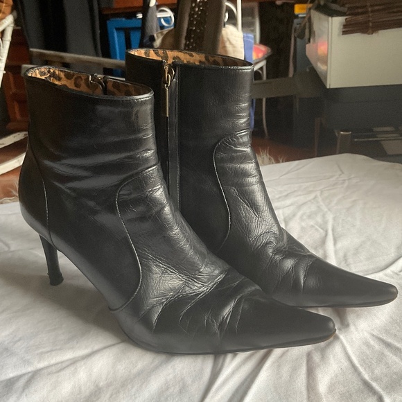 Dolce & Gabbana pointed toe high heeled bootie size 36.5 - Picture 2 of 14